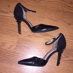 Sam & Libby spike heels